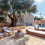 Fiscardo Luxury Stone Alex ,with Sunset View! 피스카던